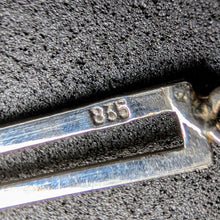 Lade das Bild in den Galerie-Viewer, Vintage Collier 835 Silber Tigerauge Silberschmiedearbeit Kette alt S
