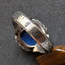 Lade das Bild in den Galerie-Viewer, Neorenaissance Ring Silber Hunde Kopf Mythologie Lapislazuli antik 1900 RG 66 S
