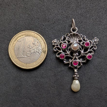 Lade das Bild in den Galerie-Viewer, Antiker Neorenaissance Silber Anhänger Rubin Perle floral alt c. 1860 S
