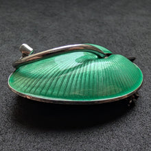 Lade das Bild in den Galerie-Viewer, Vintage Emaille Blatt Brosche Volmer Bahner Denmark VB Sterling Silber 925 alt S
