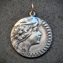 Lade das Bild in den Galerie-Viewer, Jugendstil Anhänger 800 Silber Dame Frau Kopf alt antik c. 1920 S
