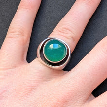 Lade das Bild in den Galerie-Viewer, Vintage Designer Ring 835 Silber Georg Kramer Chrysopras Midcentury alt RG 53 S
