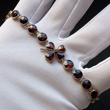 Lade das Bild in den Galerie-Viewer, Granat Armband Tombak vierblättriges Kleeblatt Glück alt antik c. 1900 S
