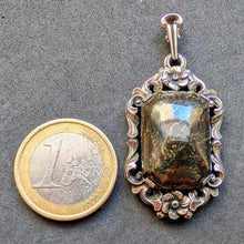 Lade das Bild in den Galerie-Viewer, Jugendstil Anhänger 835 Silber Speckstein alt antik c. 1920 S
