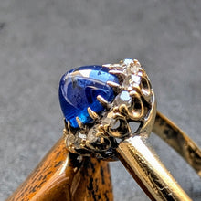 Load image into Gallery viewer, Target Ring 18k 750 Gold blauer Saphir Cabochon Diamant alt c. 1900 RG 55 S
