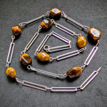 Lade das Bild in den Galerie-Viewer, Vintage Collier 835 Silber Tigerauge Silberschmiedearbeit Kette alt S
