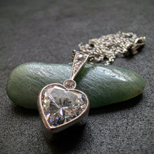 Lade das Bild in den Galerie-Viewer, Art Deco Herz Collier 18k 750 Gold Platin Diamant Kette alt c. 1920 S
